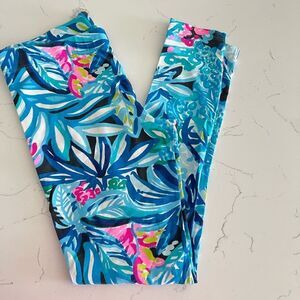 Lilly Pulitzer girl leggings size L